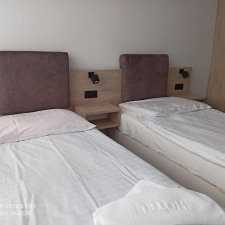 Hotel Odr Sulechów Buitenkant foto