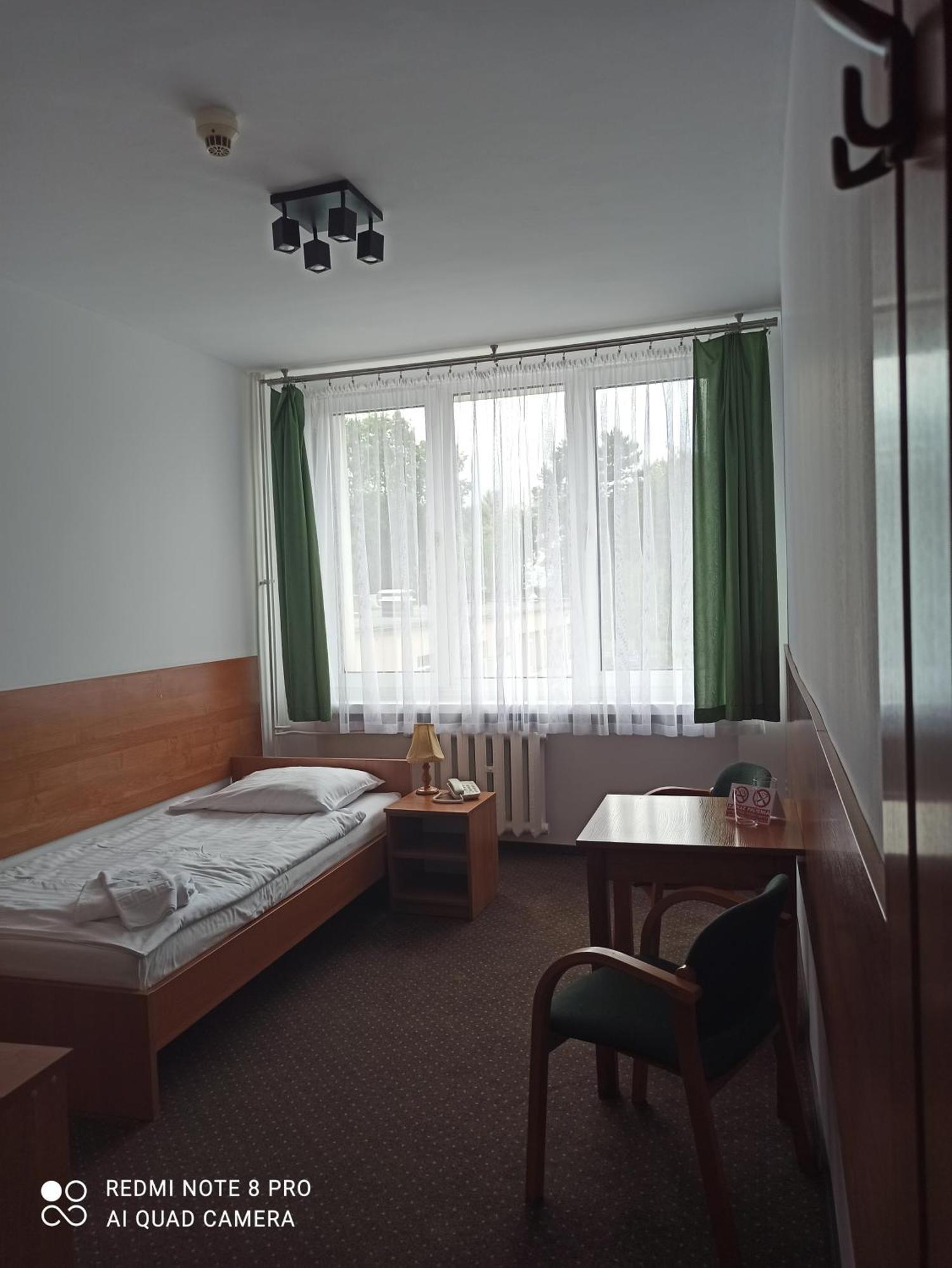 Hotel Odr Sulechów Buitenkant foto
