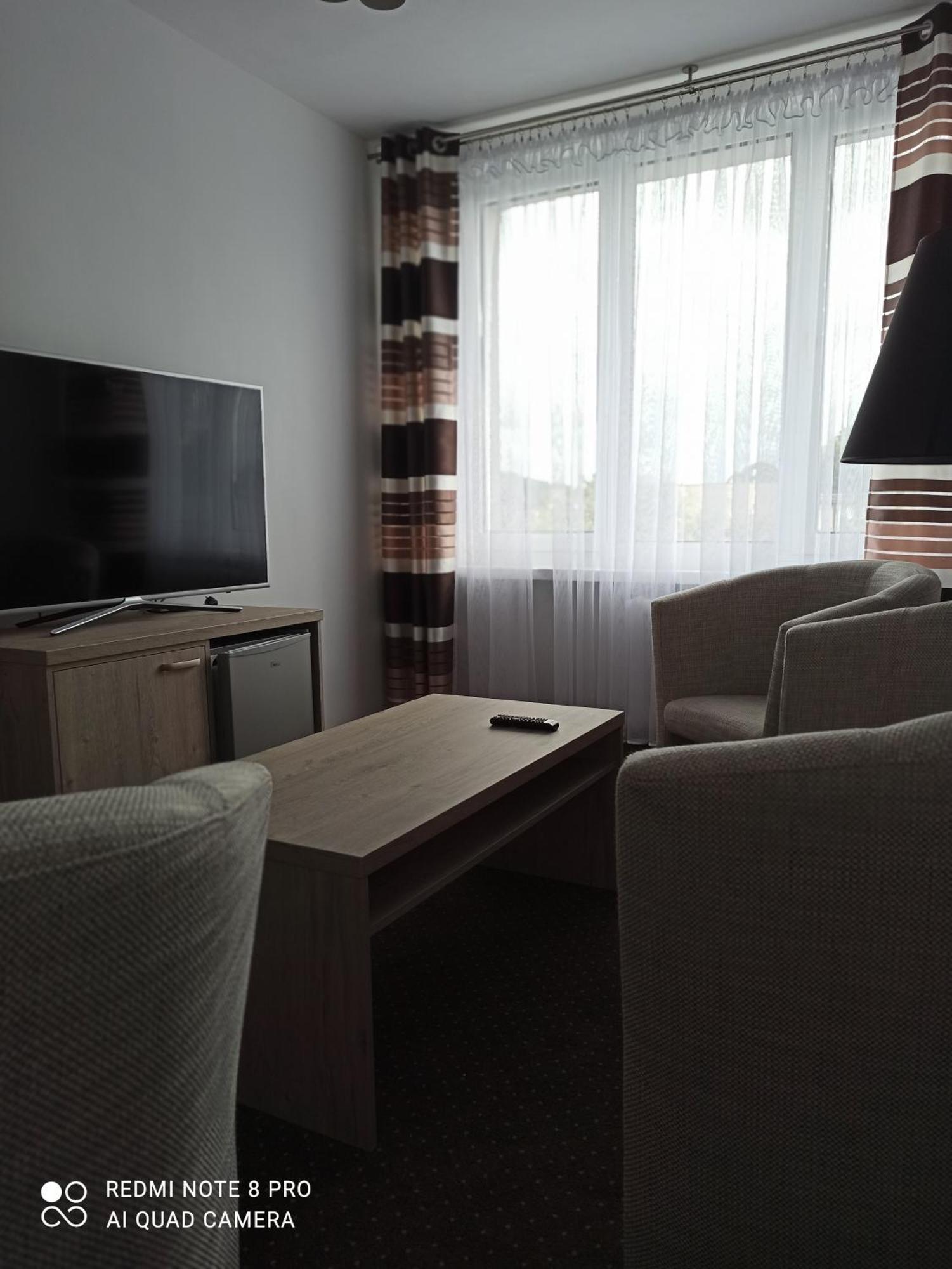 Hotel Odr Sulechów Buitenkant foto