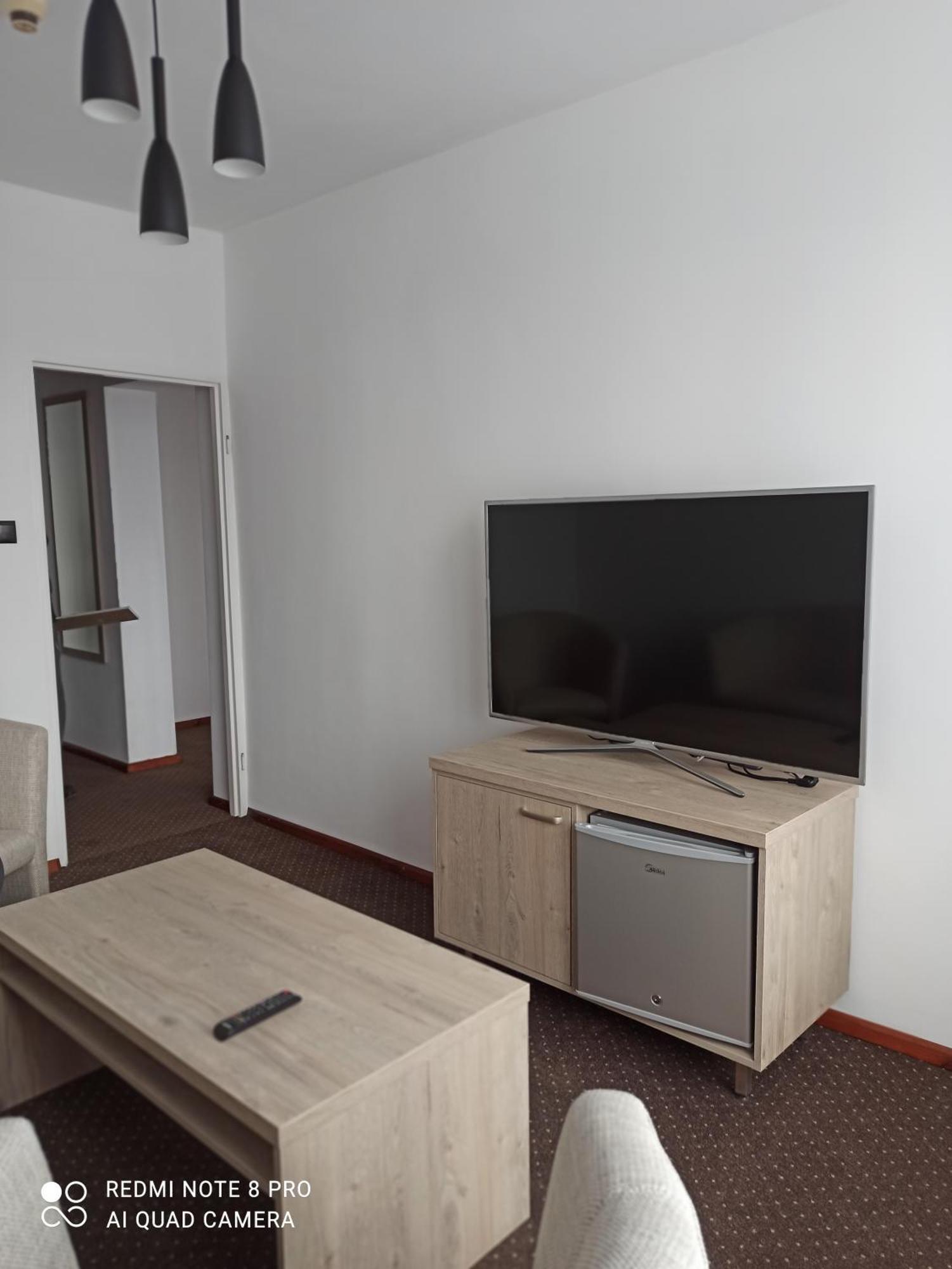 Hotel Odr Sulechów Buitenkant foto