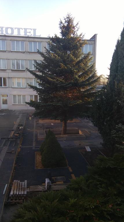Hotel Odr Sulechów Buitenkant foto