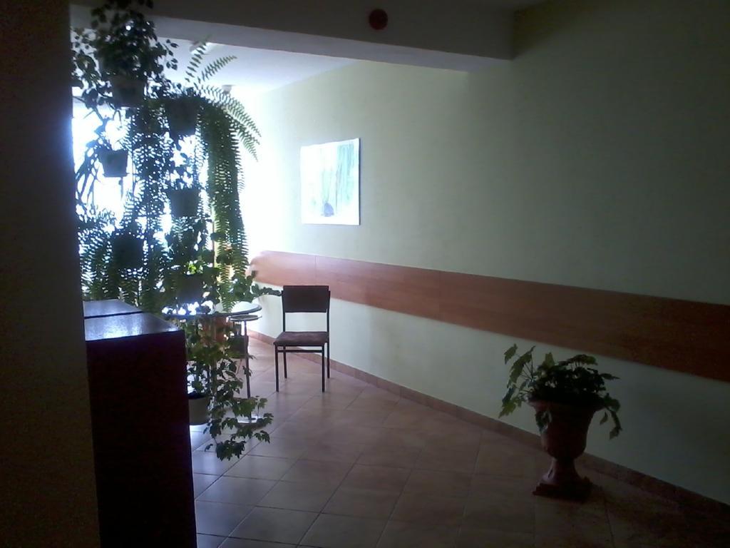 Hotel Odr Sulechów Buitenkant foto