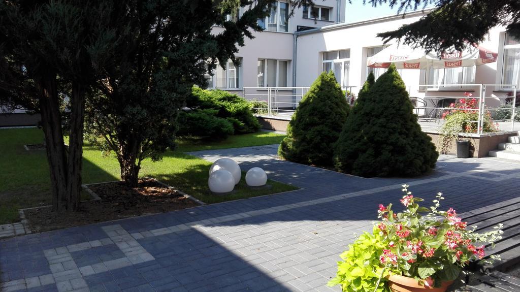 Hotel Odr Sulechów Buitenkant foto