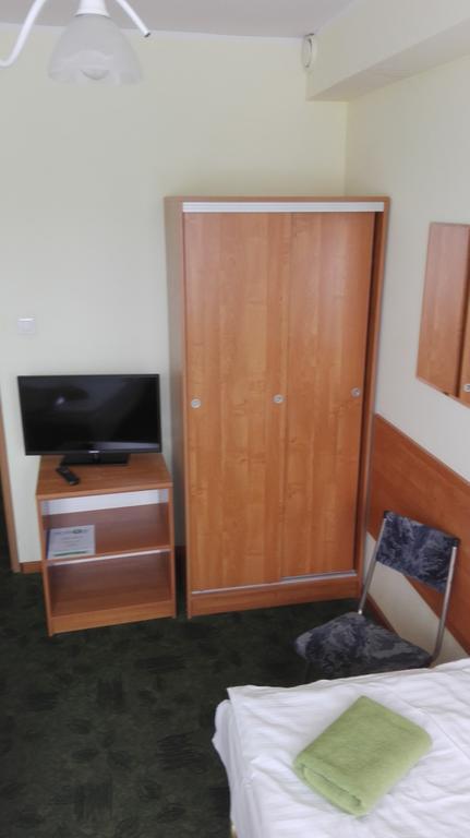 Hotel Odr Sulechów Buitenkant foto