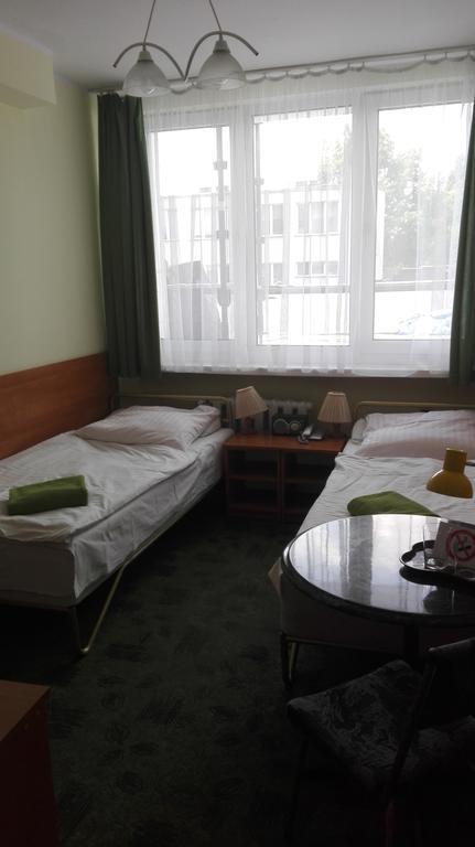 Hotel Odr Sulechów Buitenkant foto