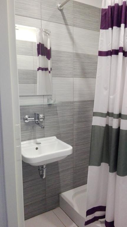 Hotel Odr Sulechów Buitenkant foto