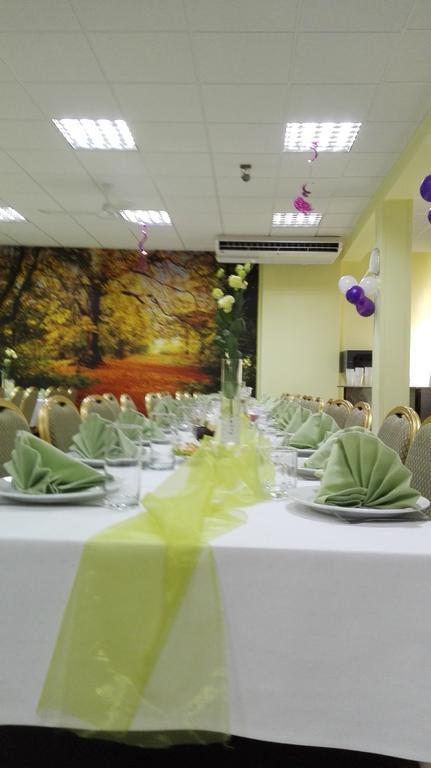 Hotel Odr Sulechów Buitenkant foto